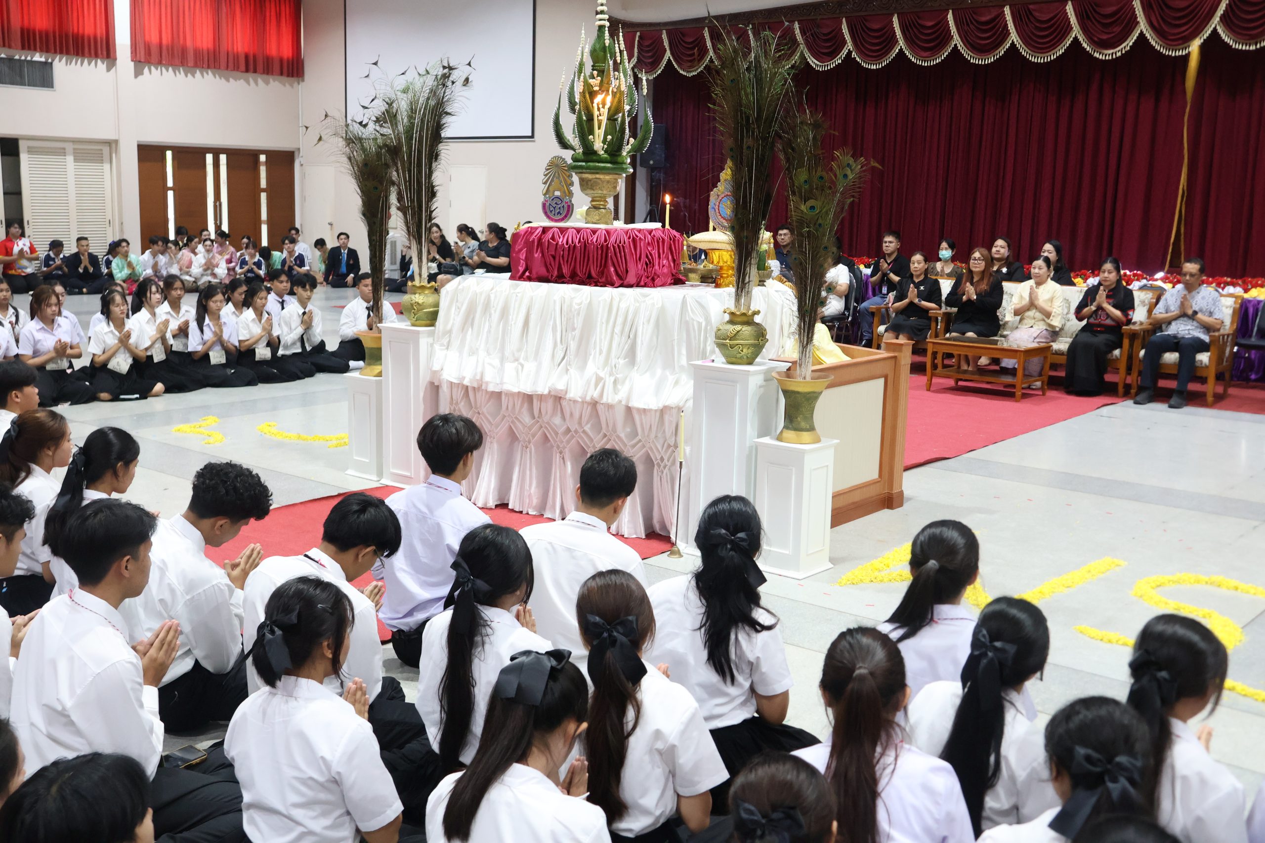 พิธีบายศรีสู่ขวัญรับนักศึกษาใหม่นักศึกษาพยาบาลศาสตร์บัณฑิต รุ่นที่ 44 “ตุ้มโฮมฮับเอาน้องใหม่สานสายใย ฮับเอาขวัญน้องอินถวาช่อที่ 44”
